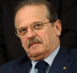 Mentira tem pernas curtas